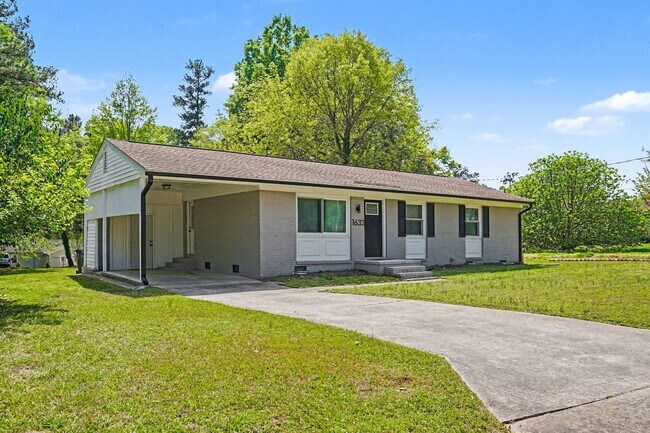 Foto del edificio - Updated 3 Bedroom Home Convenient to Downtown Raleigh