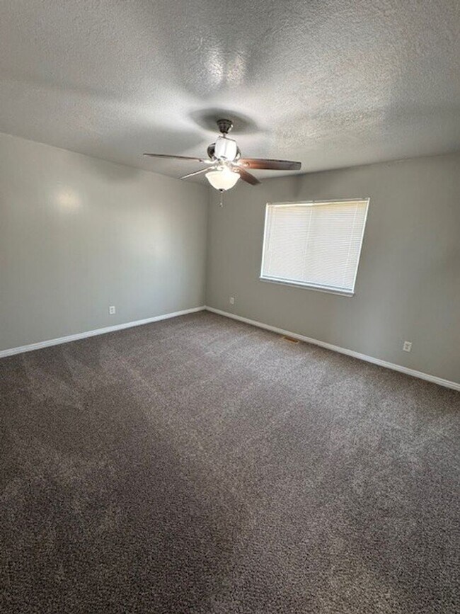 Foto del edificio - Sunshine & Savings: 2 Weeks Rent Free & $1...