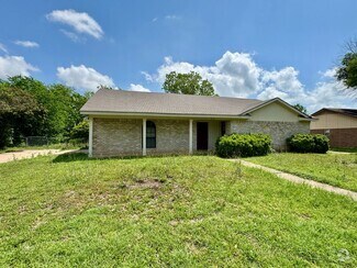 Building Photo - 216 Lindenwood N