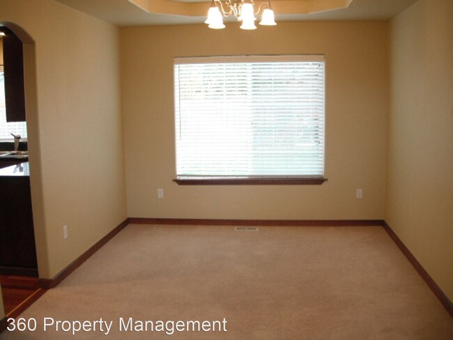 Building Photo - 4 br, 2.5 bath House - 2065 NW 9th Ave.