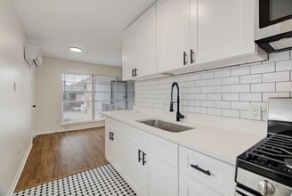 Building Photo - 1915 McDuffie St