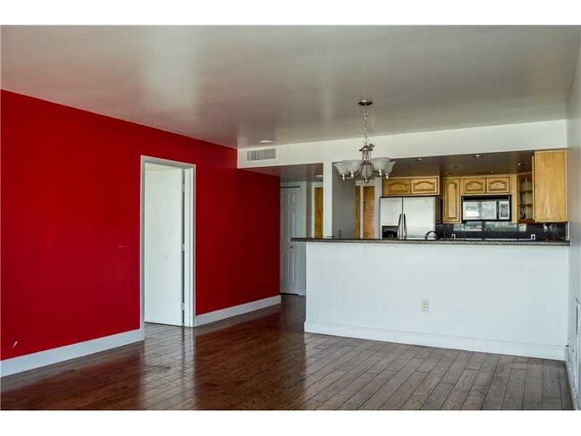 Building Photo - 7601 E Treasure Dr
