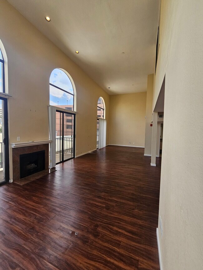 Foto del edificio - 1150 Granville Ave