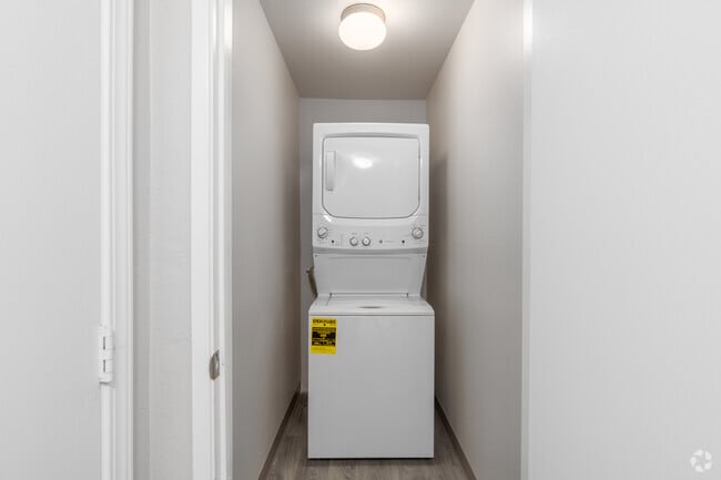3BR, 1BA - 1,140SF - Laundry - West End Apartments