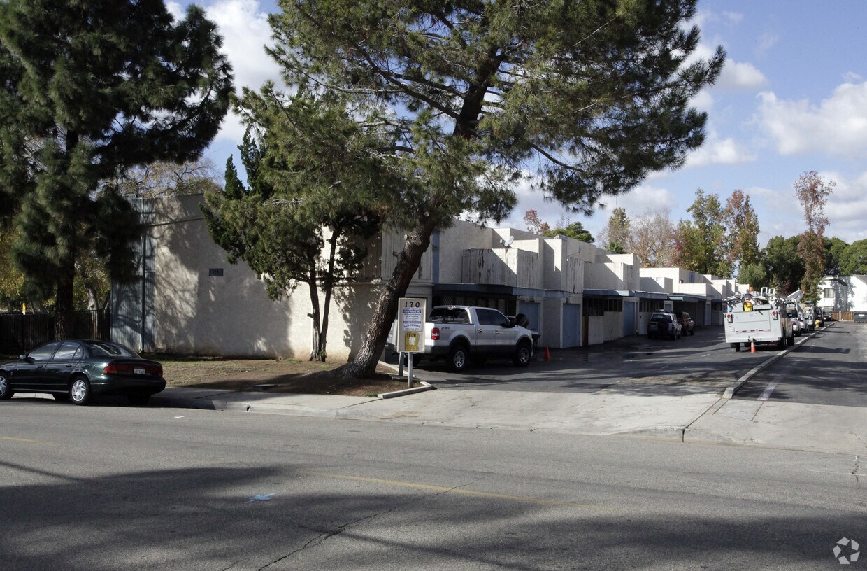 Primary Photo - 170 W Vermont Ave
