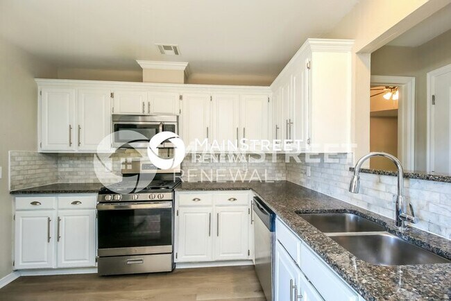 Foto del edificio - 3 Bedroom Pet-Friendly Home in Yukon, OK w...