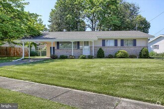 Building Photo - 107 Birch Ct