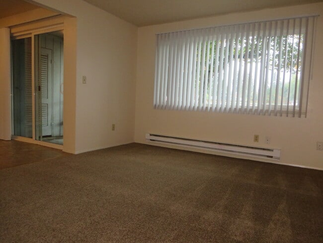 Building Photo - 11020 122nd St E