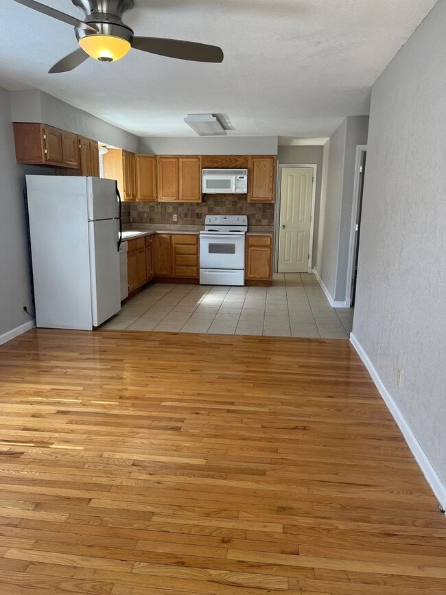 Building Photo - Cozy 2-Bedroom Home with Front Deck Charm