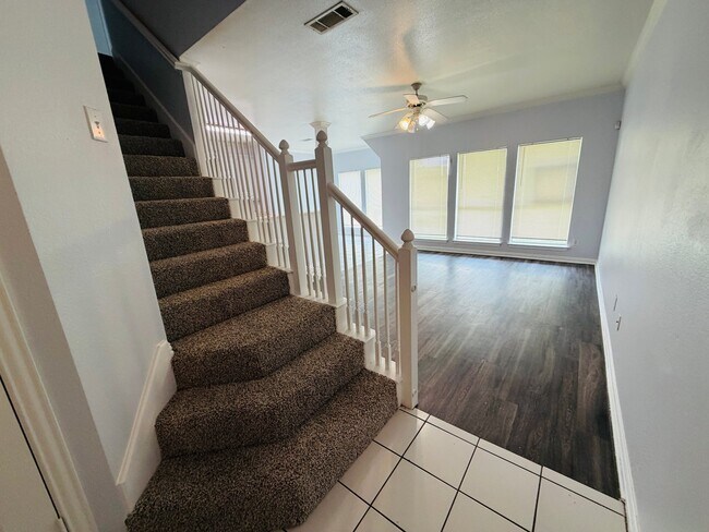 Foto del edificio - 5728 Blackmon Ct