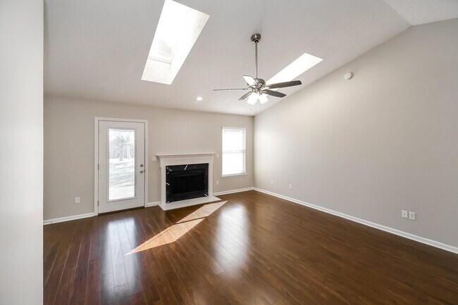 Foto del edificio - 8442 Sugartree Dr