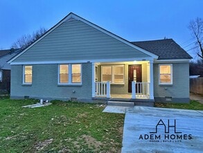 Building Photo - 111 Eastview Dr