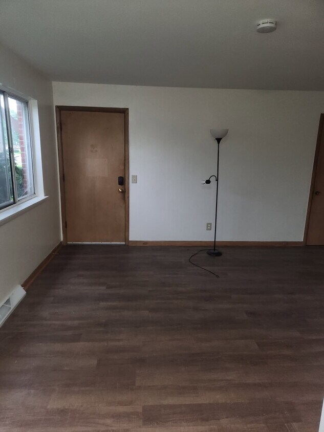 Foto principal - 5725 Raymond Rd