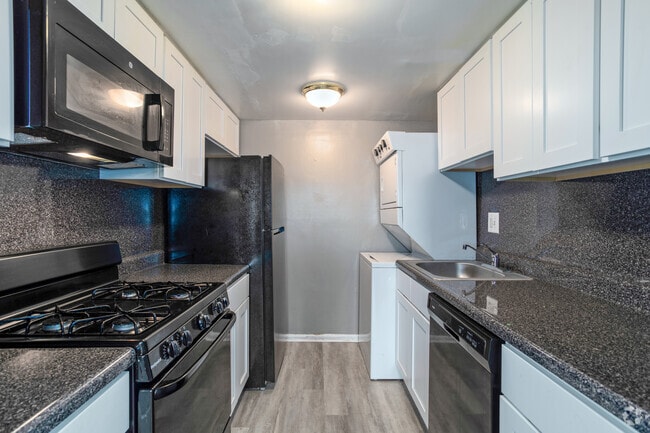 Cocina - Franklin Square Townhomes