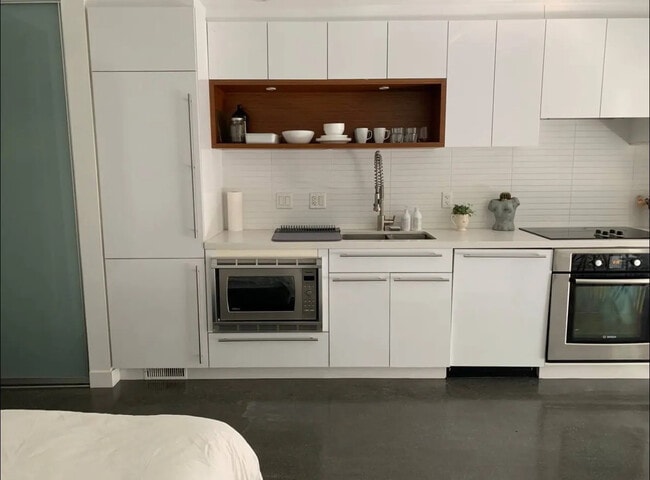 Photo du bâtiment - 256 E 2nd Ave