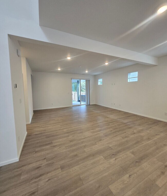 Building Photo - Brand New Construction! 3 Bed, 3.5 Bath, 2,222 SF Madrona Ridge Home For Rent in Port Townsend!