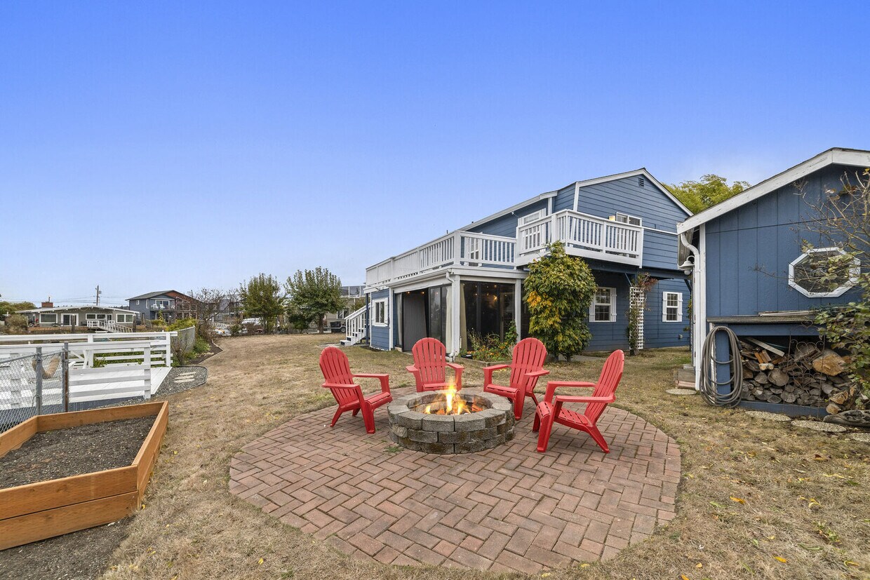 Primary Photo - 4132 Matia Dr