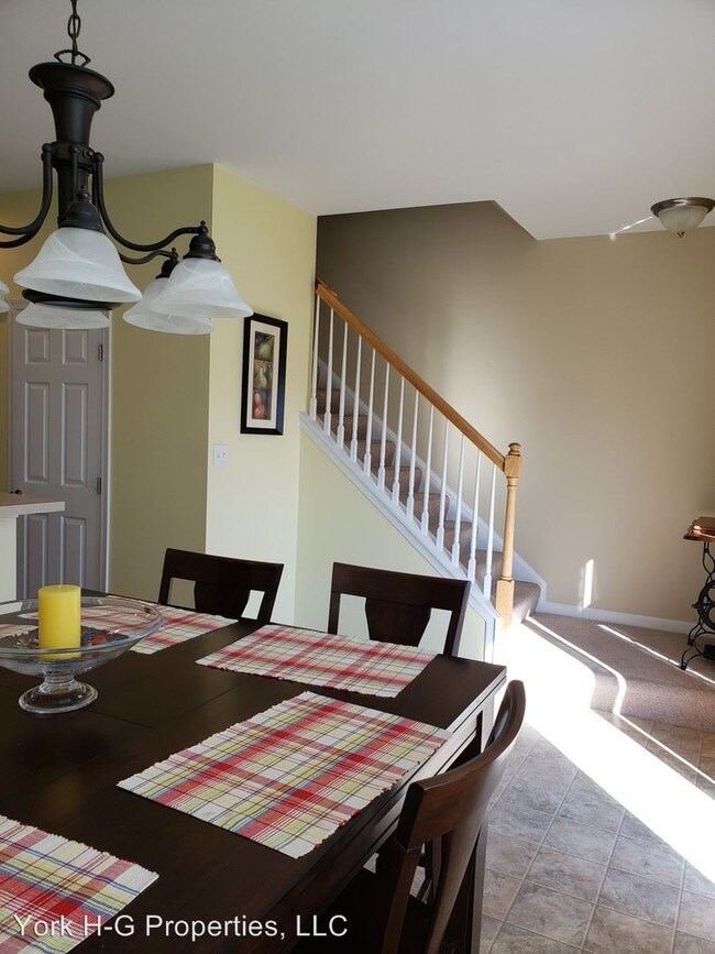 Building Photo - 3 br, 2.5 bath House - 2417 Shultz Way