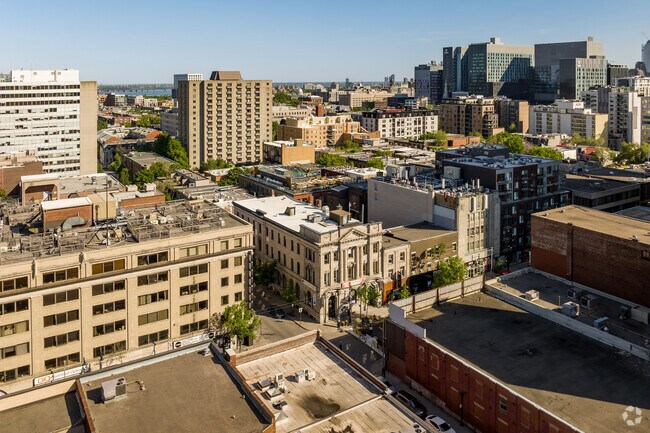 Aerial Photo - 936 Rue Sainte-Catherine E