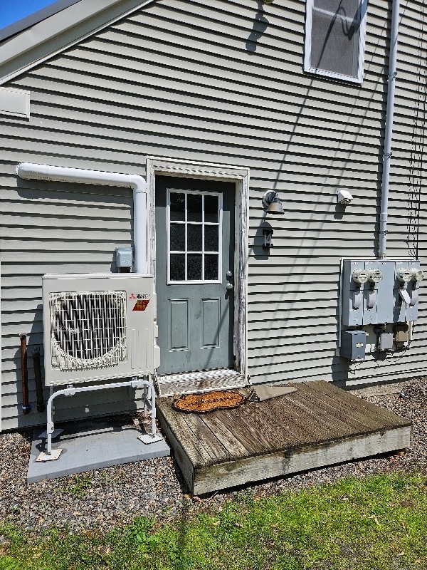Primary Photo - 116 Oakes St