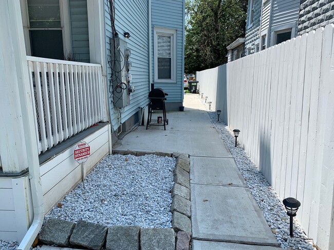 Side walkway - 537 Schiller Ave
