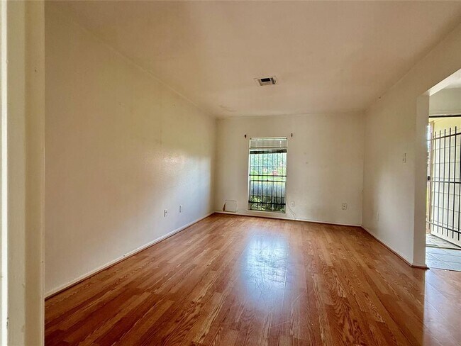 Foto del edificio - 13161 Clarewood Dr