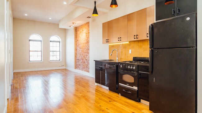 Foto del edificio - 435 Menahan St