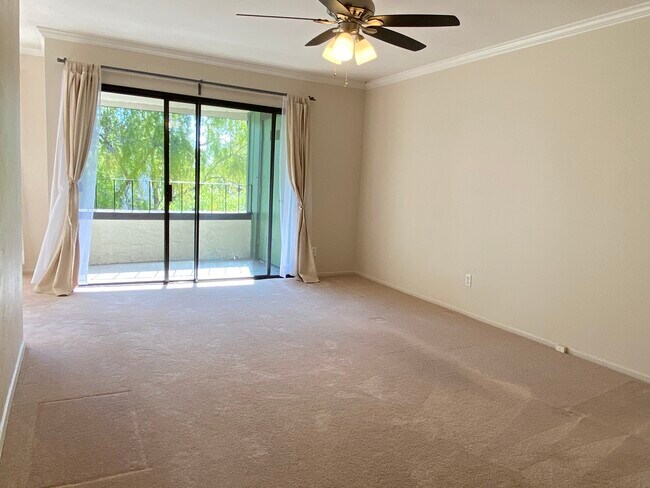 Living Room - 777 San Antonio Rd