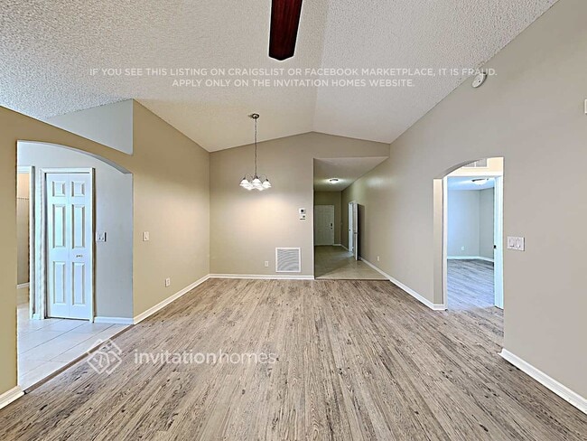 Building Photo - 1240 Worcester Way