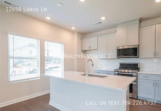 Building Photo - 12454 Larue Ln