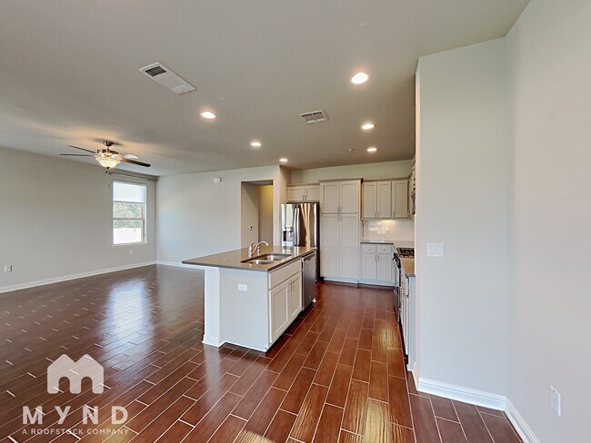 Foto del edificio - 13800 Lyndhurst St