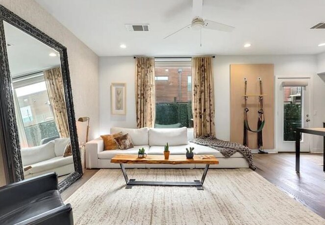 Foto principal - 1800 E 4th St