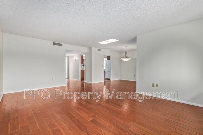 Foto del edificio - 14022 Whispering Lake Dr
