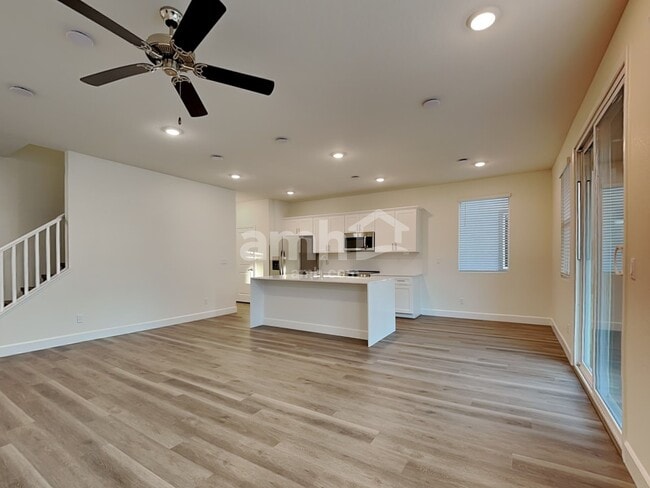 Building Photo - 10375 Medusita St