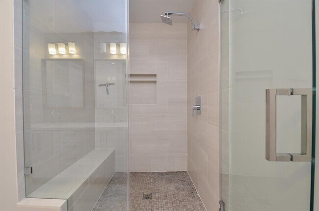Foto del edificio - 10608 Hazelhurst Dr