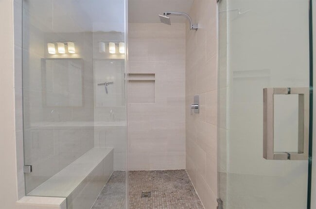 Building Photo - 10608 Hazelhurst Dr