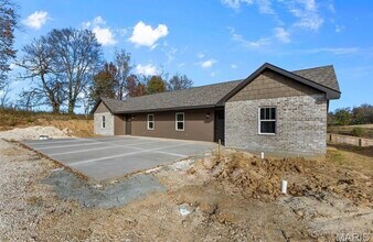 Building Photo - 231 Cedar Cir