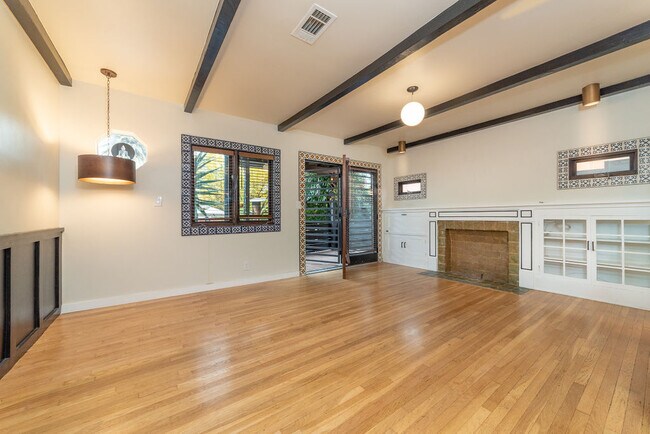 Building Photo - 1425 Maltman Ave