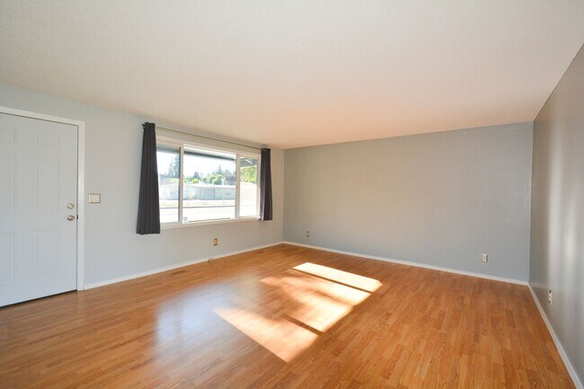 Foto del edificio - 2911 NE 124th Ave