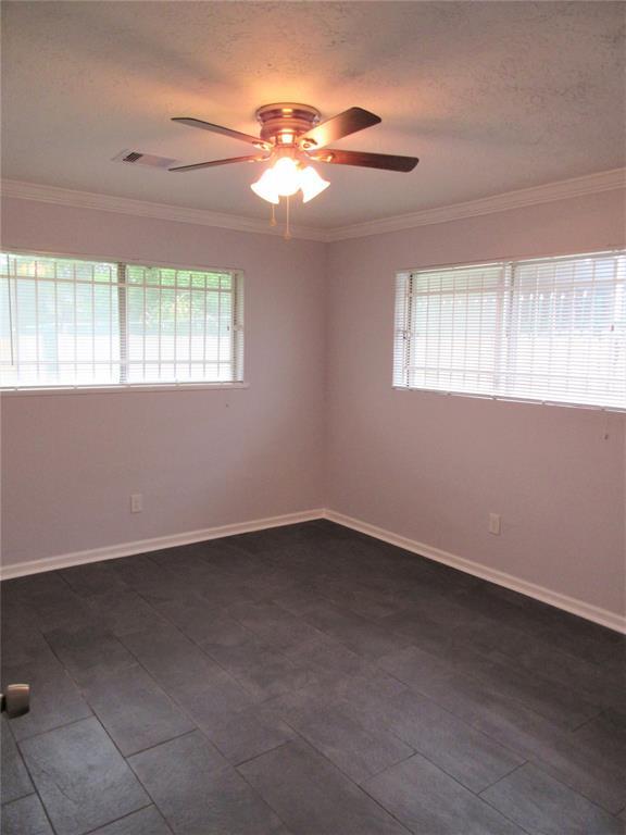 Foto del edificio - 7719 Hirsch Rd