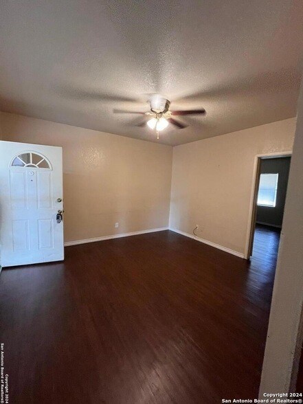 Foto del edificio - 6911 N Us Highway 281 Unit 4