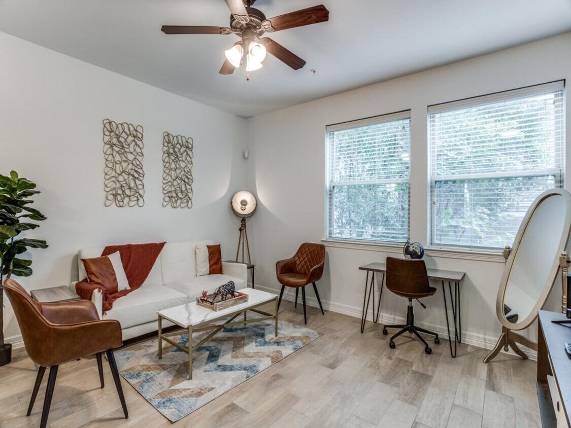Foto principal - 501 W 30th St