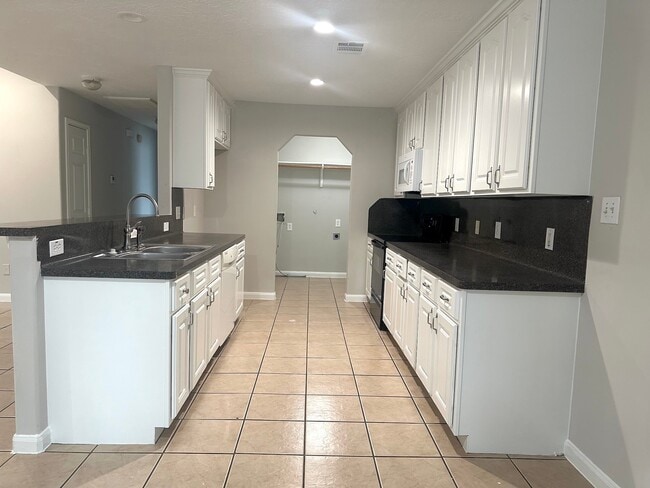 Building Photo - 15007 Jerek Dr