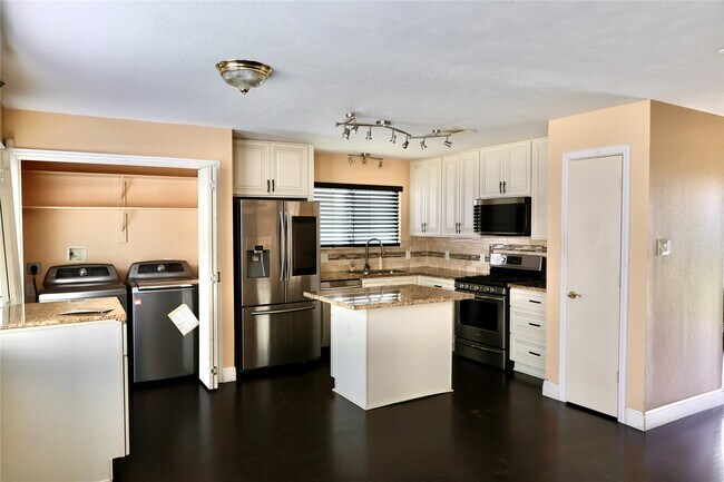 Foto del edificio - 6339 Settlers Square Ln