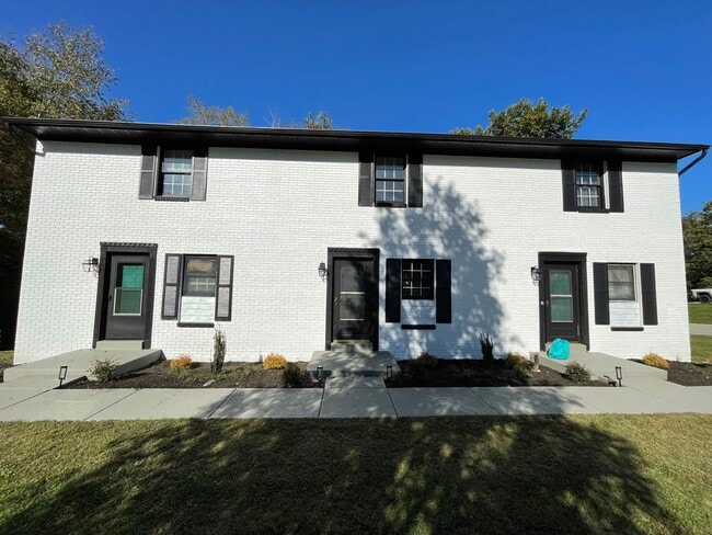 Building Photo - 17-21 Seminole Drive Tri-Plex