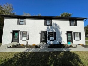 Building Photo - 17 19/21-21 Seminole Dr