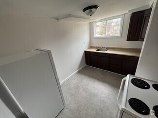 Building Photo - 42 Uplands Rd