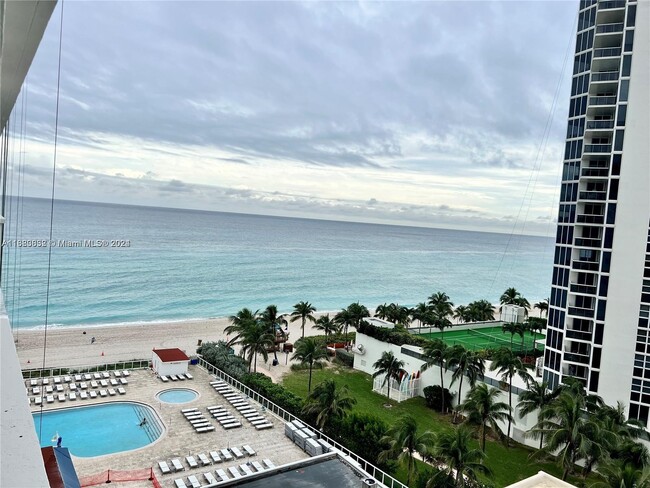 Foto del edificio - 19201 Collins Ave