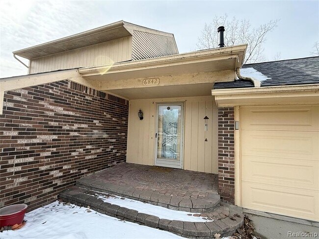 Foto del edificio - 6842 Indian Creek Dr