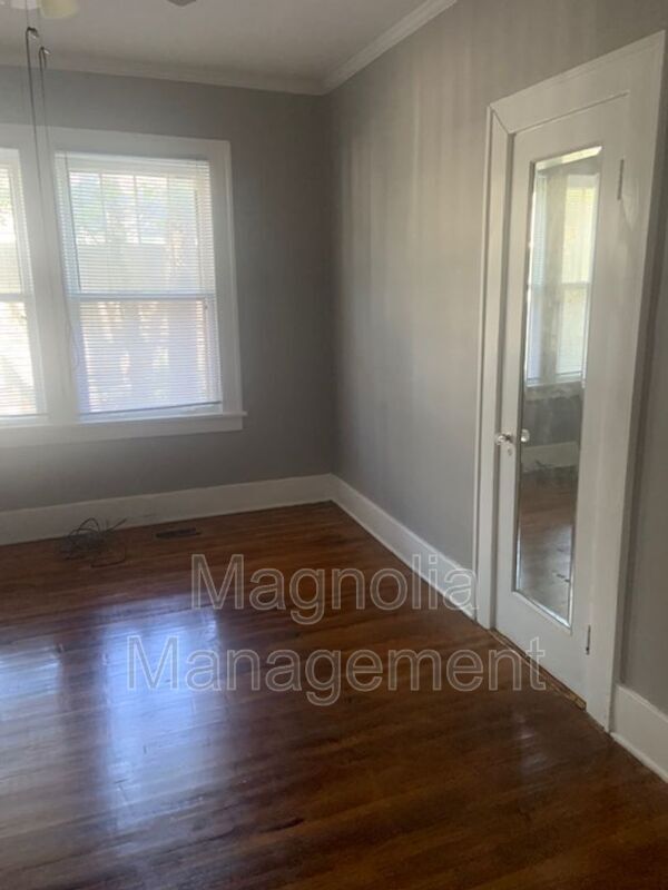 Foto del edificio - 621 E Montgomery St